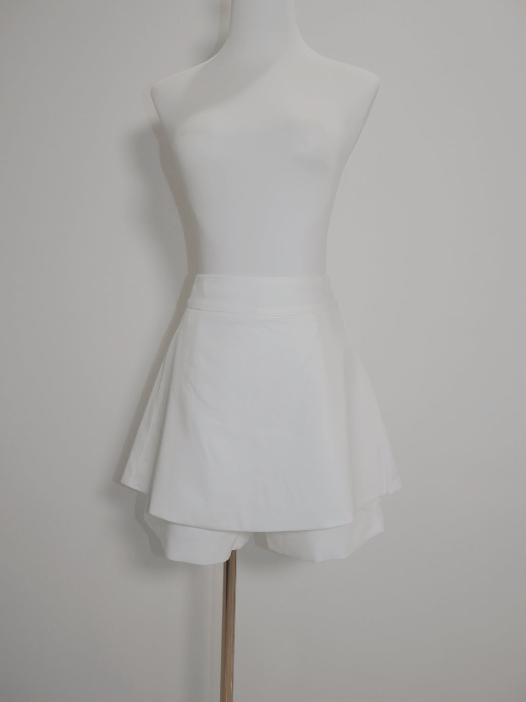 Prim Peplum Skorts Co-Ord (White)