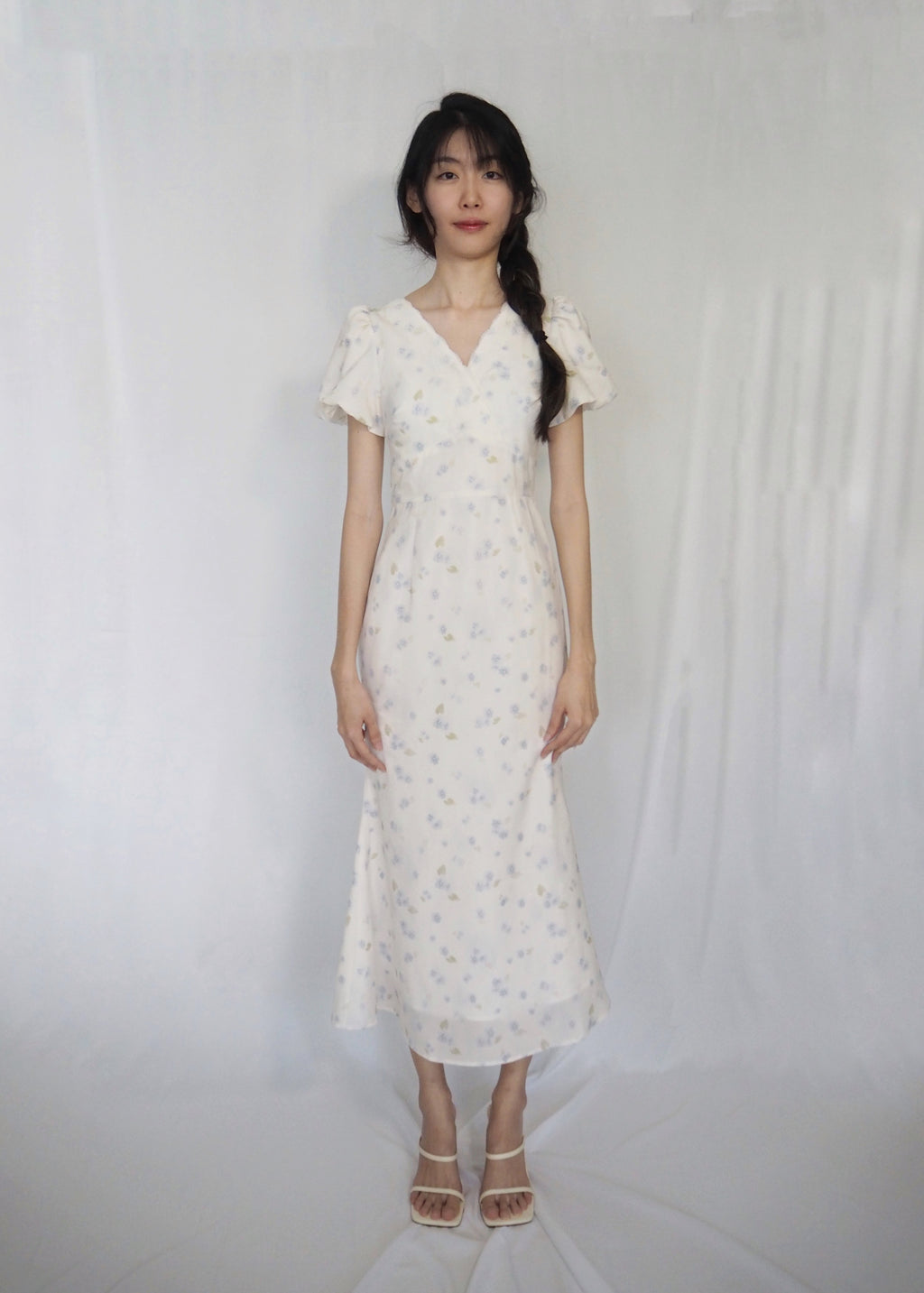 Vera Vintage Midaxi Dress (Blue Florals)